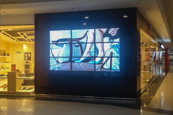 proektsionnya-vitrina-2